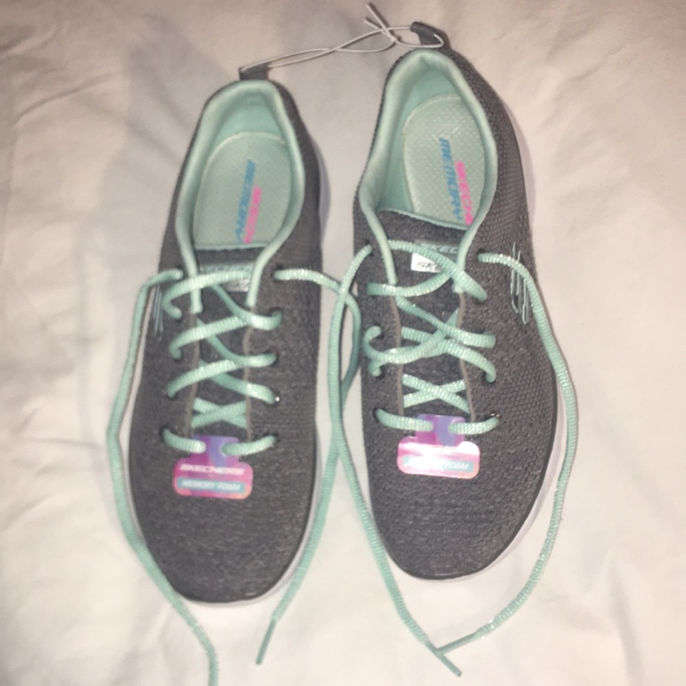 NWT Sketchers Memory Foam Size 7.5 Grey
